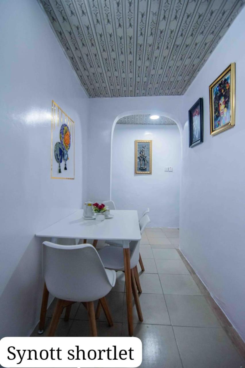 Synott Apartment Ikeja Extérieur photo